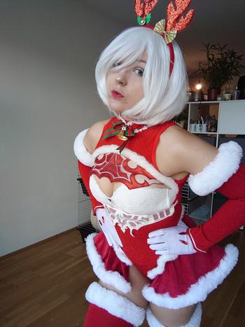 Uwowo Cosplay 【Limit In Stock】Uwowo Nier: Automata 2B Red Holiday Christmas Cosplay Costume Review