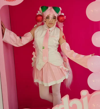 Uwowo Cosplay 【In Stock】Uwowo Vocaloid Sakura Hatsune Miku Classic Pink Dress Cosplay Costume Review