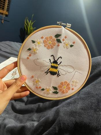 Craft Club Co BEE & BLOSSOM Cross Stitch Kit Review