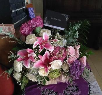 Outerbloom Arrangement Of White Roses And Pink Carnation in Vase Review