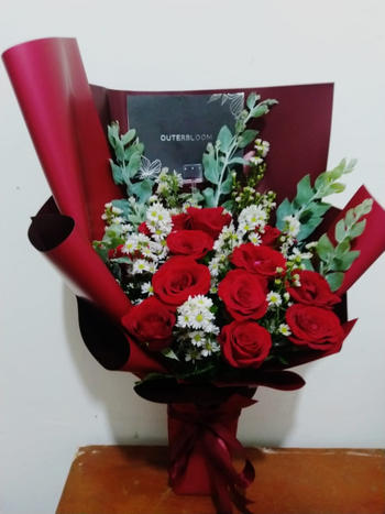 Outerbloom Beautiful Red And Pink Rose Hand Bouquet Review