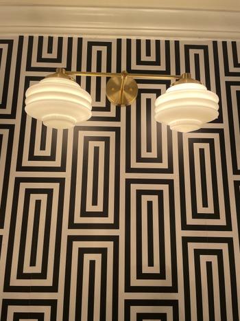 ONDECOR Black and White Wallpaper Geometric Peel and Stick Wallpaper Removable Wallpaper Contemporary Wall Mural Temporary Wallpaper - B098 Review