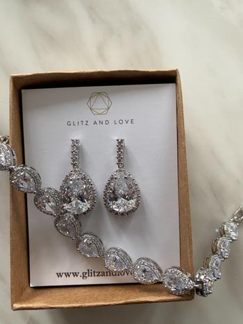 Glitz & Love Silver Teardrop Cubic Zirconia Jewelry Set Review