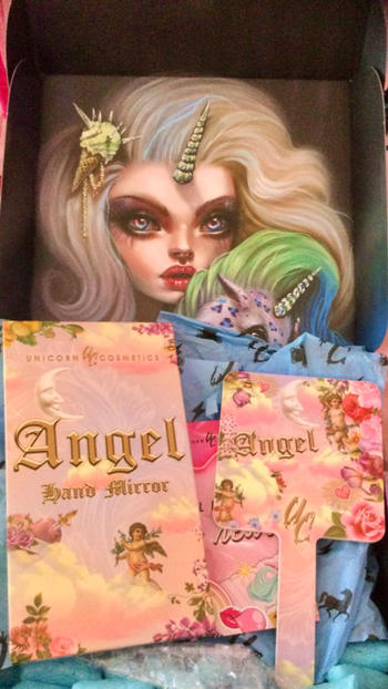 Unicorn Cosmetics ANGEL HAND MIRROR BY UNICORN COSMETICS Review