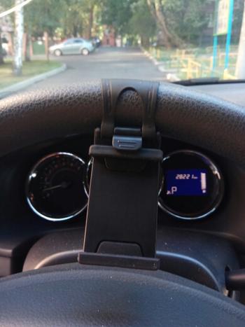 TrendyVibes.CO Universal Steering Wheel Phone Holder Review