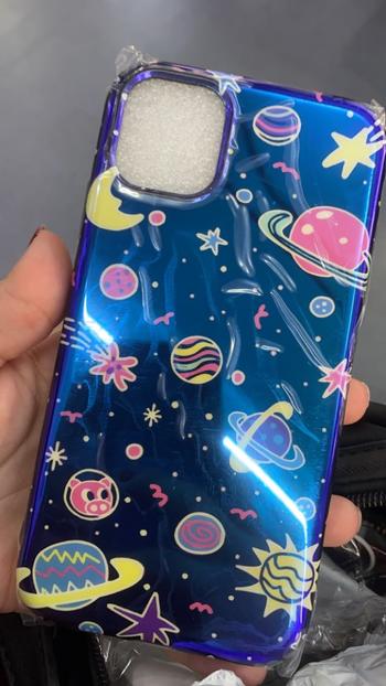 TrendyVibes.CO Holographic Mirror Stars and Planets iPhone Case Review