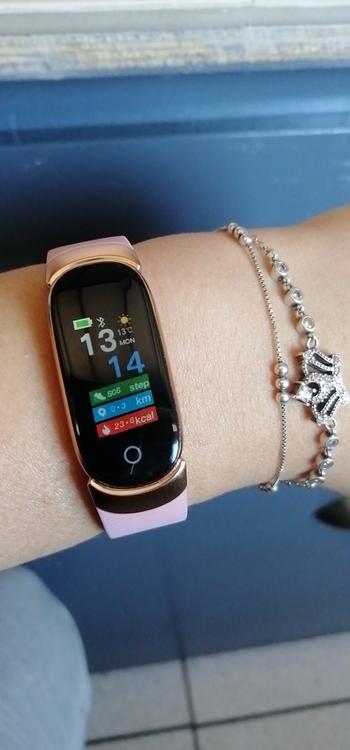 TrendyVibes.CO Waterproof Smartwatch Bracelet For Women Review