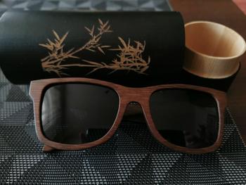 TrendyVibes.CO Natural Bamboo Wooden Sunglasses With Polarized Mirror Coating Lenses Review