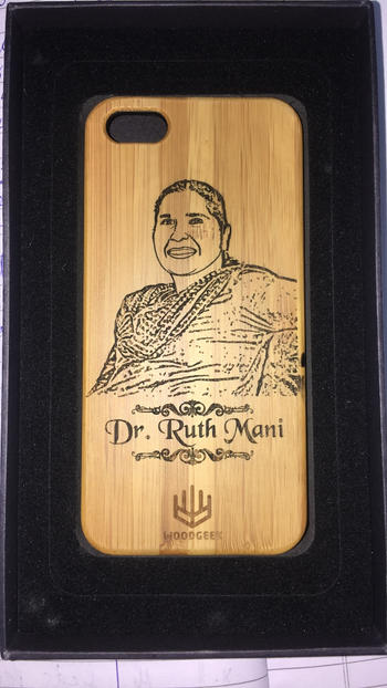 Woodgeek store Custom Engraved Phone Case For Your Mom Review