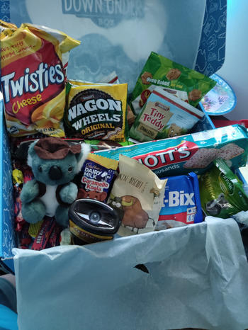 Down Under Box Build Your Own Taste Of Home - Extra Large (16 items) Review