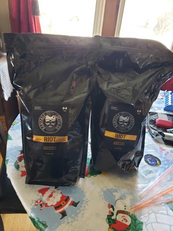 Rampage Coffee Co. Two 5 Pound Bags, Insulated Mug + BONUS Sampler Bundle | Rampage Coffee Co. Review