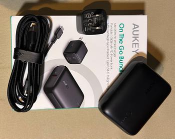 Dab Lew Tech Aukey TK-2, Mini 20W PD Wall Charger, Portable 10000mAh PD Power Bank, Nylon Braided 1.2m USB-C To Lightning Cable Review