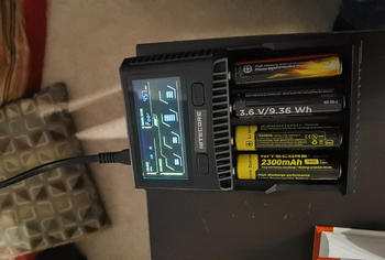 FlashLightWorld Canada Nitecore SC4 Four-Slot Battery Charger Review