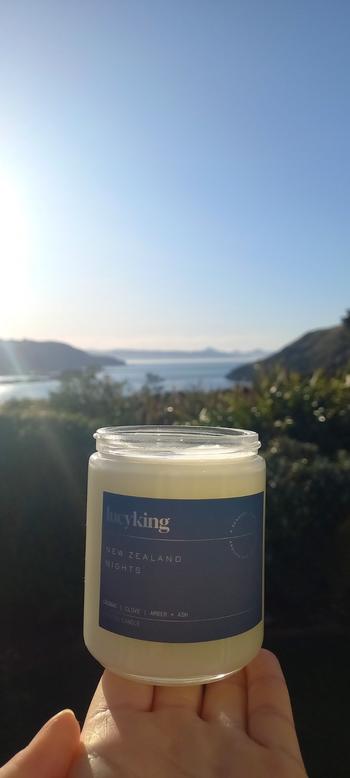 L U C Y K I N G NEW ZEALAND NIGHTS Candle > Medium Review