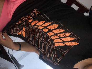 Kitsune wear Playera Attack on Titan Review