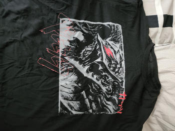 Kitsune wear Playera Berserk Review