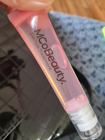 MCoBeauty Glow & Treat 2-in-1 Lip Treatment Review