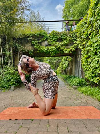 Dragonfly Tylový crop top Pavi Review