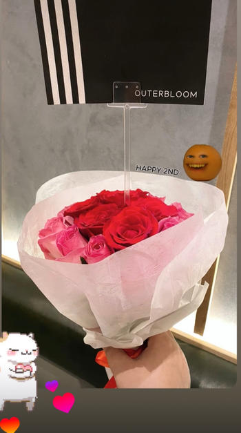 Outerbloom Red Pink Roses Hand Bouquet Review