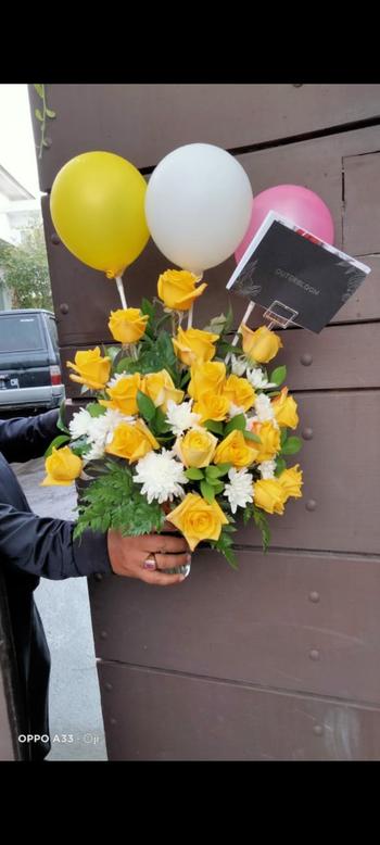 Outerbloom Assortment Of Yellow Rose And White Daisies With Balloons in Vase Review