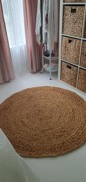 Nest Wraps Handwoven Indian Jute Round Rug - Natural Review