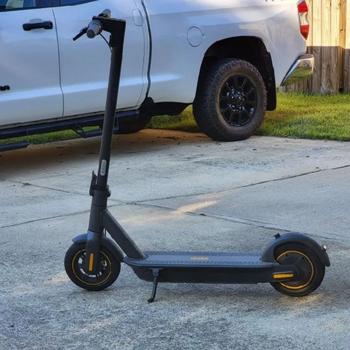 R3NEW Segway - Max G30P Electric Kick Scooter Foldable Electric Scooter w/40.4 Max Operating Range & 18.6 mph Max Speed - Black - MAX-G30P - Excellent Condition Review