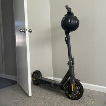 R3NEW Segway - Max G30P Electric Kick Scooter Foldable Electric Scooter w/40.4 Max Operating Range & 18.6 mph Max Speed - Black - MAX-G30P - Excellent Condition Review