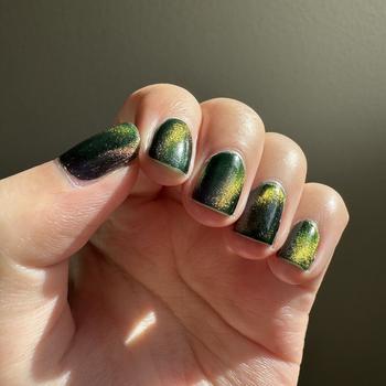 Cirque Colors Folie à Deux Review