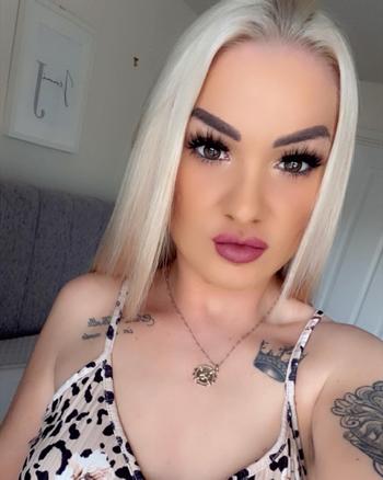 Unicorn Cosmetics Honey Bee Faux Mink Unicorn Lashes Review