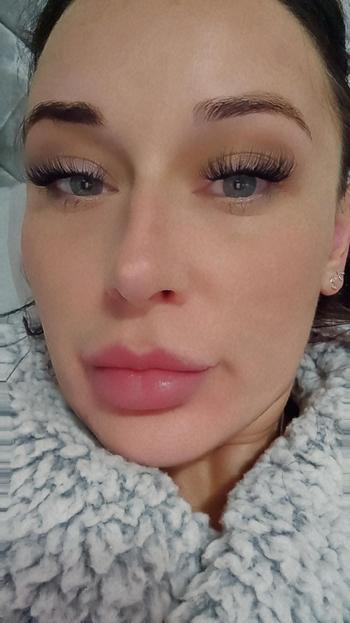 Unicorn Cosmetics The Best Lash Glue Ever Review