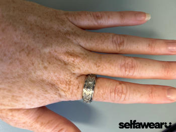 Selfawear Daisy Spinning Anxiety Ring Review