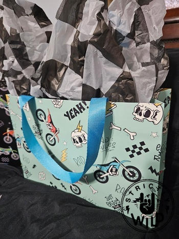 Strictly Wild No Rules Gift Bag Review