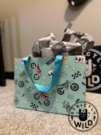 Strictly Wild No Rules Gift Bag Review