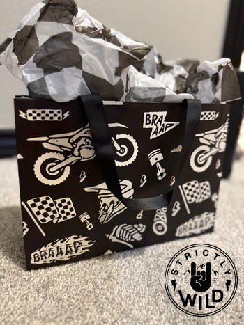 Strictly Wild Lightning Speed Gift Bag Review
