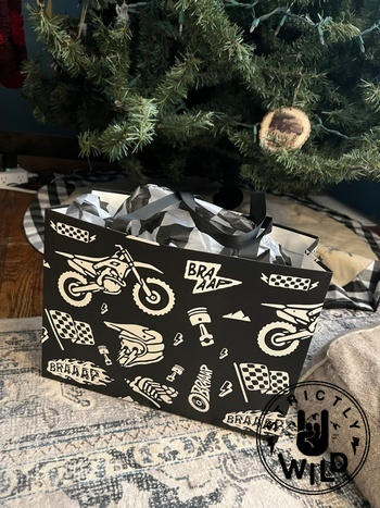 Strictly Wild Lightning Speed Gift Bag Review