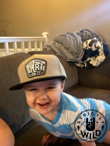 Strictly Wild Rub Some Dirt On It Snapback Hat Review
