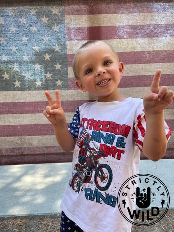 Strictly Wild Let Freedom Ring & Dirt Fling T-Shirt Review