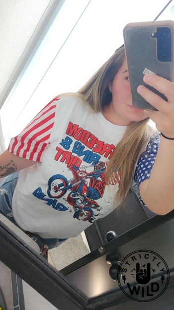 Strictly Wild Let Freedom Ring & Dirt Fling T-Shirt Review