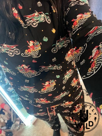 Strictly Wild Santas Speedy Sleigh Unisex Pajamas Review