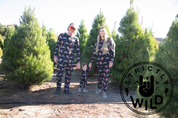 Strictly Wild Santas Speedy Sleigh Unisex Pajamas Review