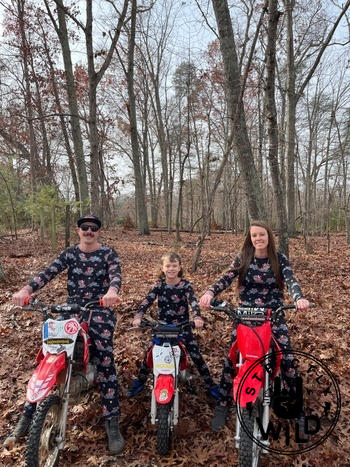 Strictly Wild Santas Speedy Sleigh Unisex Pajamas Review