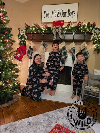 Strictly Wild Santas Speedy Sleigh Unisex Pajamas Review