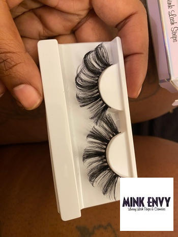 Mink Envy Lashes The Extra Glam Book of Lashes 25mm Review