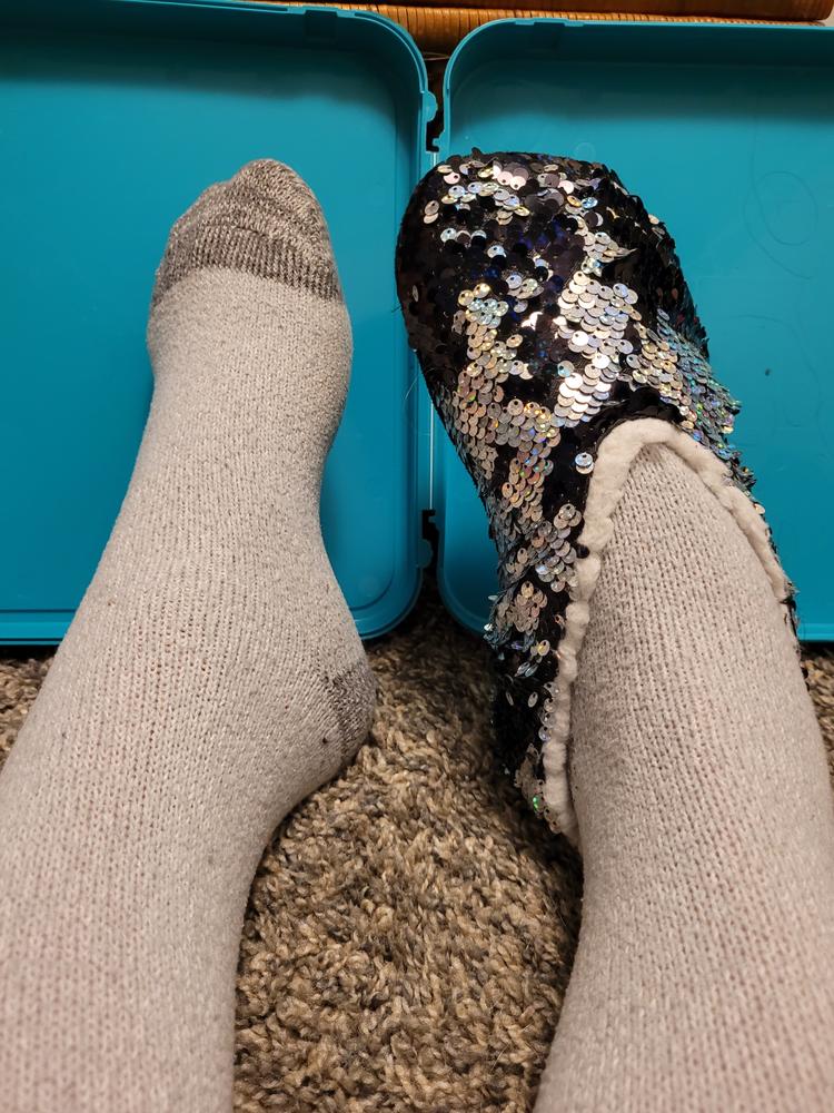 Holo Slippers - M/L - Customer Photo From Chey
