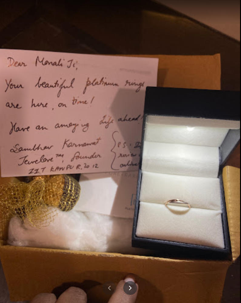 Amazon.com: DAUERHAFT Ring Storage Box, LED Light Plastic Shell Bracelet Box,  Blue (Ring Box) Black (Pendant Box) Bracelet Gift Storage Case, for  Proposal, Engagement, Wedding, Anniversary(Blue 18W) : Clothing, Shoes &  Jewelry