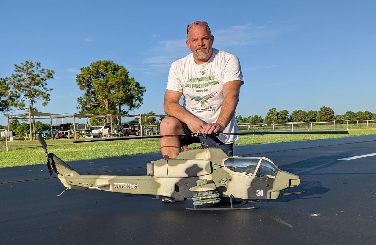 Roban AH1W Super Cobra Scale 700 Size Helicopter ARF RBNAH17S