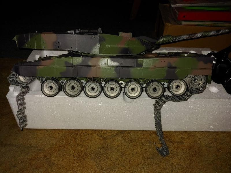 Heng Long German Leopard 2A6 Professional Edition 1/16 Scale Battle Tank - RTR - Customer Photo From Mark T Cody