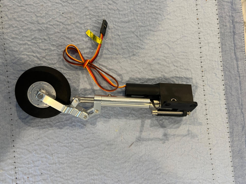 Freewing 80mm EDF T-33 Nose Landing Gear - Customer Photo From Kenny Castro