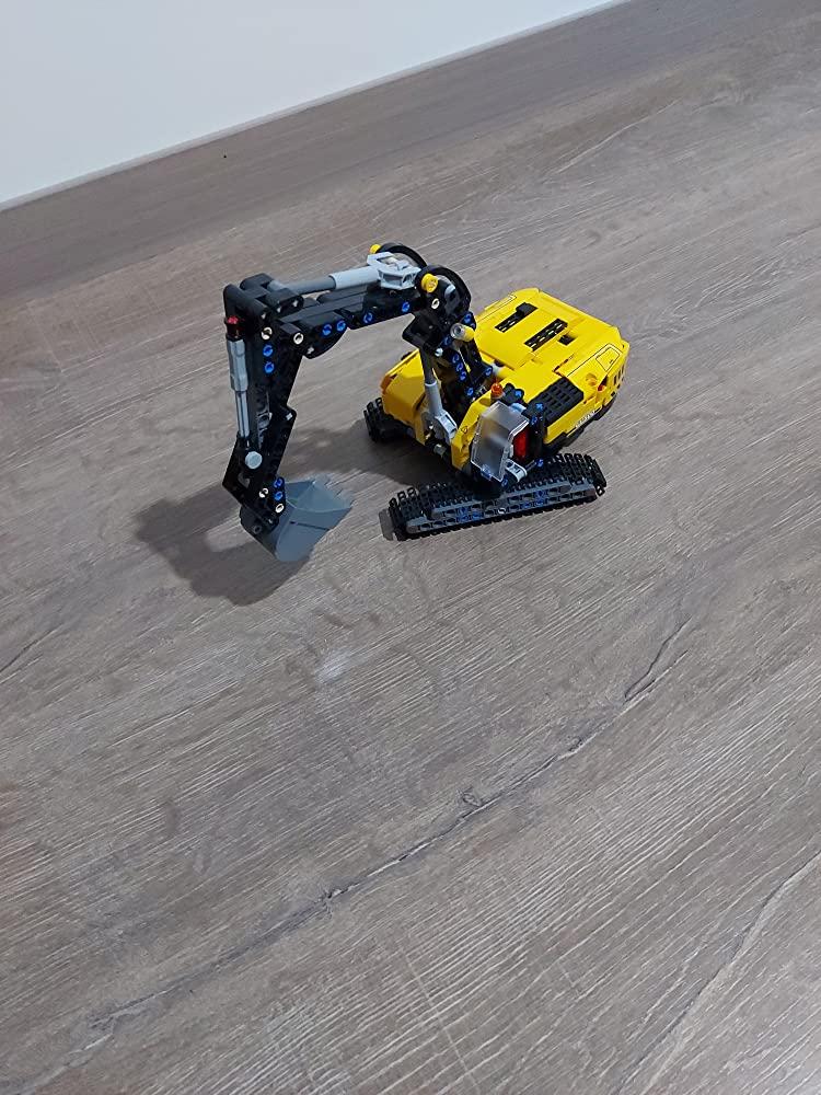 LEGO Technic Heavy-Duty Excavator - Customer Photo From Melisa Huels
