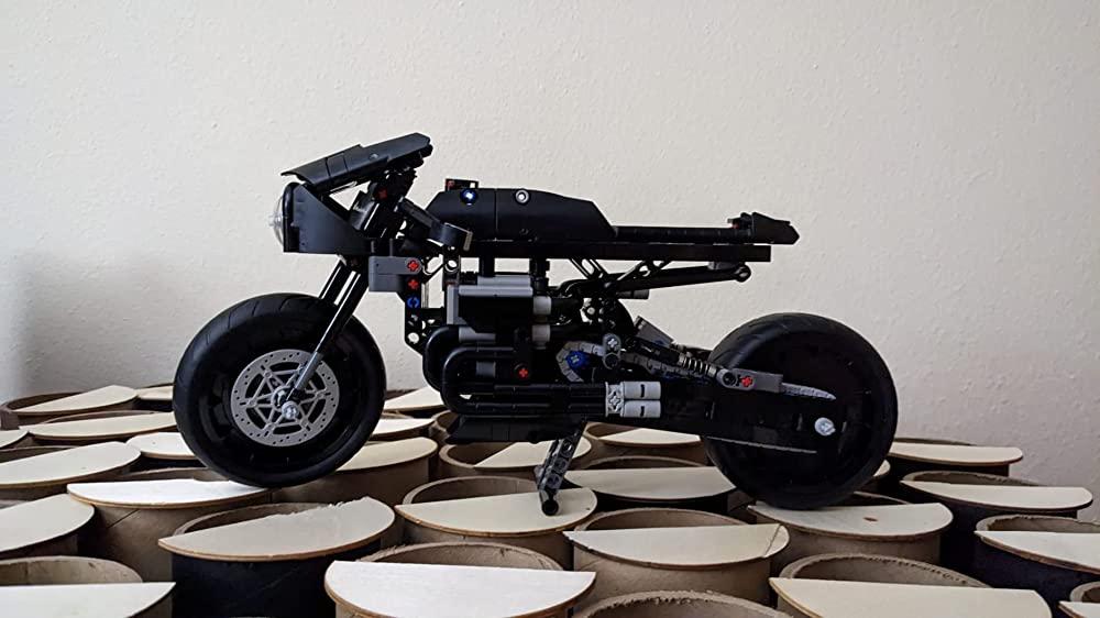 LEGO Technic THE BATMAN – BATCYCLE™ - Customer Photo From William